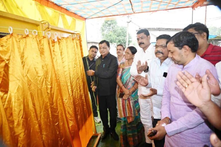 Korba:-उद्योग मंत्री ने स्लम बस्ती को दी 55 लाख रू.के विकास कार्यो की सौगात