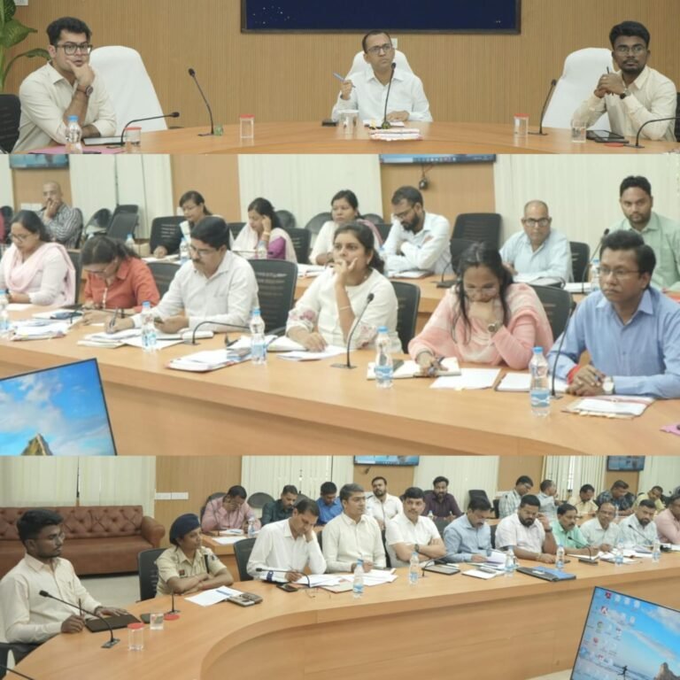 Korba:-रजत जयंती वर्ष अंतर्गत दिए गए दायित्वों का जिम्मेदारी से निर्वहन करें विभागःकलेक्टर….पीएम आवास निर्माण में गड़बड़ी की शिकायत पर रोजगार सहायकों पर कार्यवाही के दिए निर्देश…..