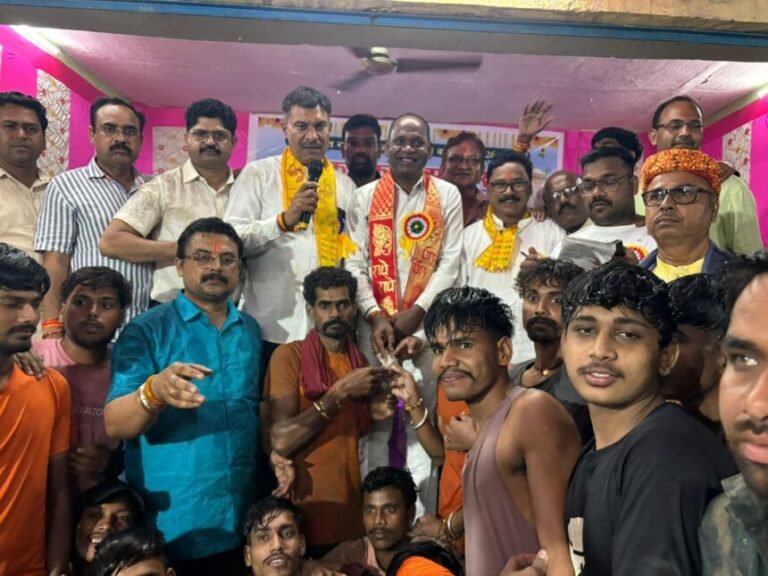 Korba:-विधायक प्रेमचंद पटेल द्वारा दही हंडी प्रतियोगिता में विजेता टीम ने एक लाख रुपये का नगद प्राप्त किया पुरस्कार…