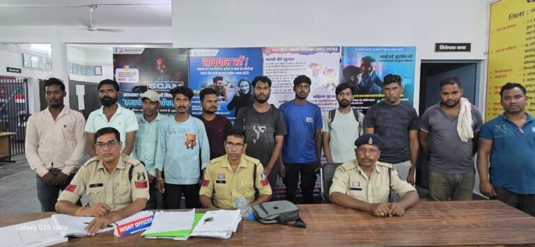 सार्वजनिक स्थानों में शराबखोरी करने वालों पर पुलिस की ताबड़तोड़ कार्रवाई….