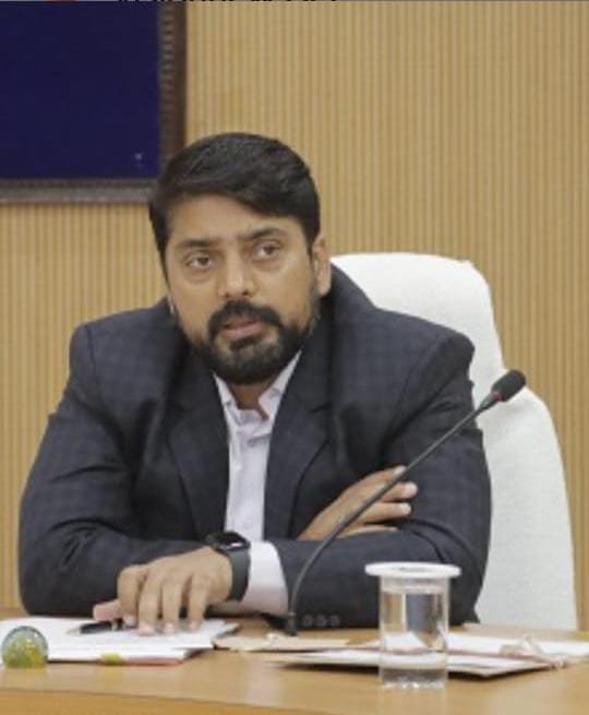 KORBA:-आयुक्त आशुतोष पाण्डेय ने रजत जयंती वर्ष 2025:-पूजा पण्डालों में लगेंगे रजत जयंती वर्ष के लोगो व रजत जयंती थीम पर होंगे विविध कार्यक्रम….