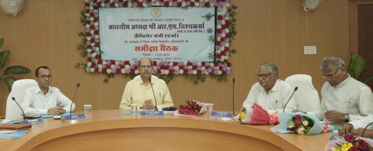 शासन की योजनाओं में ओबीसी की भागीदारी बढ़ाना आयोग का उद्देश्यः अध्यक्ष आर एस विश्वकर्मा….छत्तीसगढ़ पिछड़ा वर्ग कल्याण आयोग ने जिले में हुई ओबीसी सर्वे की समीक्षा की