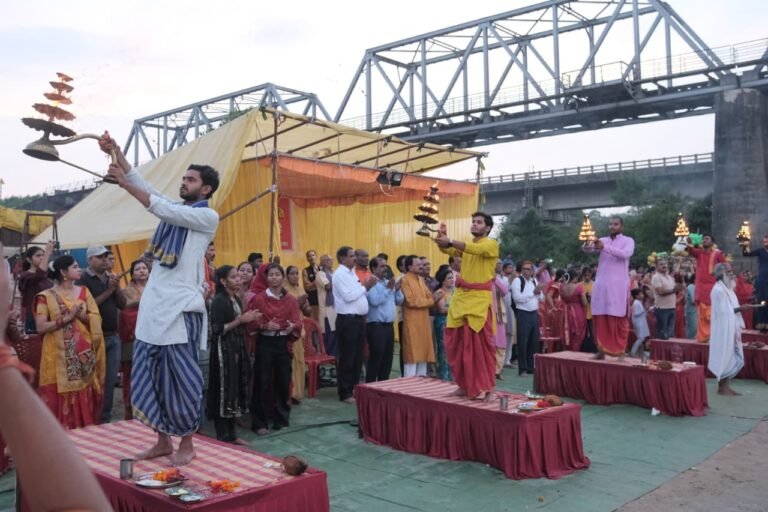 KORBA:-हसदेव नदी संरक्षण के लिए हुई भव्य आरती…. भाद्रपद पूर्णिमा पर माँ सर्वमंगला घाट में जुटे पर्यावरण प्रेमी और समाजसेवी….