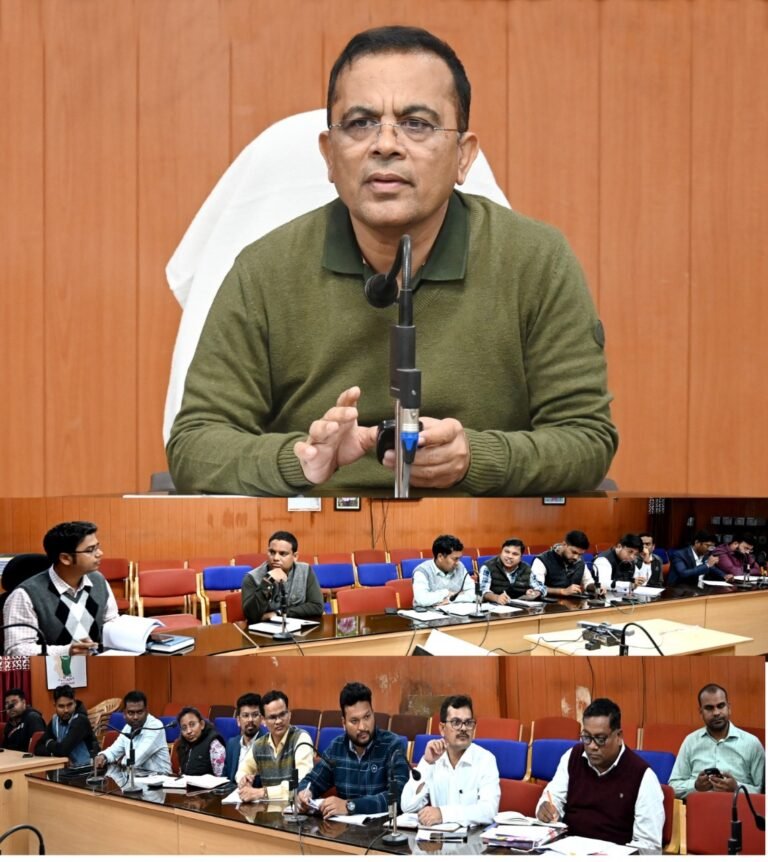 कलेक्टर जन्मेजय महोबे ने विशेष संक्षिप्त पुनरीक्षण की प्रगति की समीक्षा की…रायपुर के निर्देशानुसार 04 दिसम्बर 2025 तक समस्त गणना पत्रकों के डिजिटाइजेशन का कार्य पूर्ण किया जाना है।