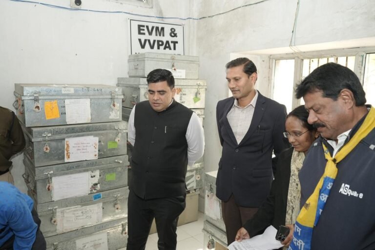 KORBA:-कलेक्टर ने ईवीएम व वीवीपैट वेयरहाउस का किया त्रैमासिक निरीक्षण…..ईवीएम की सुरक्षा और पारदर्शिता बनाए रखना चुनावी प्रक्रिया की विश्वसनीयता के लिए अत्यंत महत्वपूर्णः- कलेक्टर