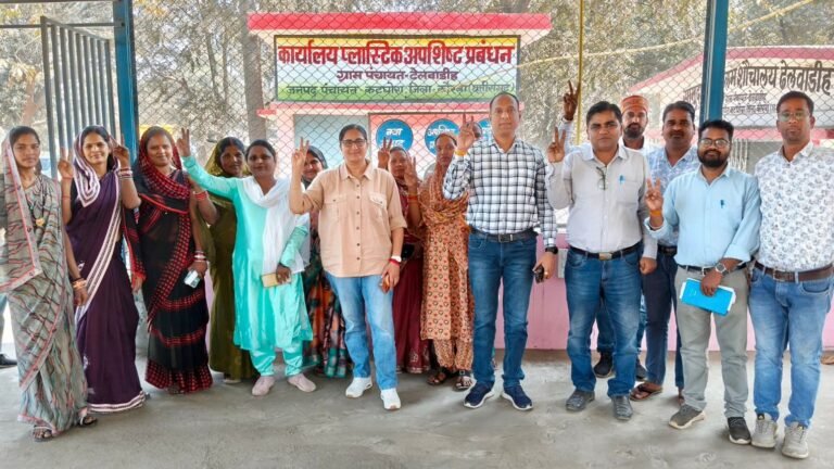 KORBA:-स्वच्छाग्रही पूरी लगन व मेहनत से गांव को बना रहे स्वच्छ- मोनिका सिंह