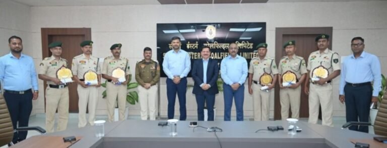 KORBA:-कुसमुंडा खनन क्षेत्र में डीजल चोरी का प्रयास विफल….त्रिपुरा स्टेट रायफल्स जवानों की सजगता पर एसईसीएल सीएमडी ने किया सम्मान