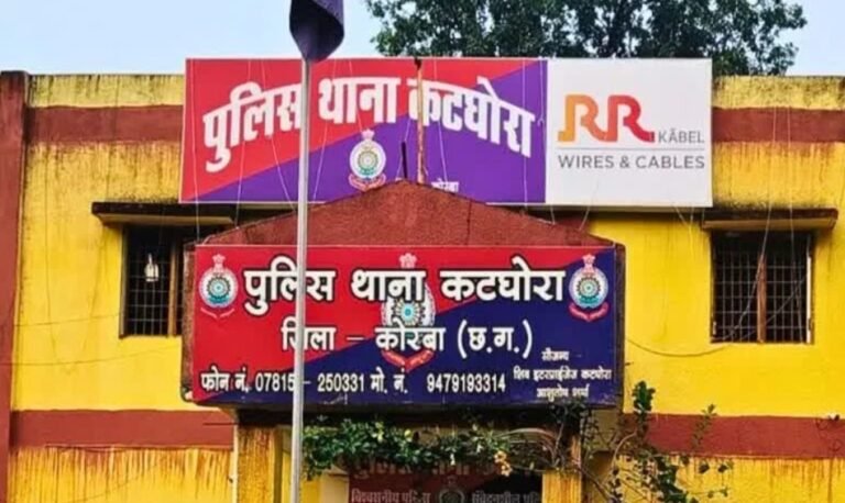 KORßA:-तबादले से प्रभावित पुलिस जवानों को एक समारोह आयोजित कर दी गई भावभीनी विदाई…..समारोह में अधिकारी व जवानों ने अपने अनुभव किये साझा