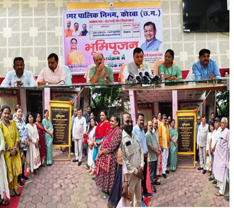 KORßA:-पत्रकारबंधुओं की कलम, सबसे बड़ी ताकत – उद्योग मंत्री….उद्योग मंत्री लखनलाल देवांगन के मुख्य आतिथ्य एवं महापौर श्रीमती संजूदेवी राजपूत की अध्यक्षता में पत्रकारों की कालोनी तिलक नगर में बाउण्ड्रीवाल निर्माण कार्य का किया गया भूमिपूजन… देखें वीडियो