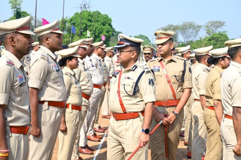 KORßA:-पुलिस महानिरीक्षक बिलासपुर रेंज द्वारा कोरबा जिले का वार्षिक निरीक्षण सम्पन्न….लंबित अपराधों के शीघ्र निराकरण के निर्देश….सशक्त ऐप’ एवं ‘अनुभव QR कोड’ के माध्यम से नागरिक फीडबैक पर जोर
