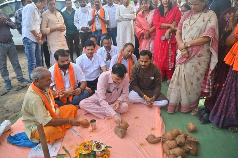 KORßA:-लखन लाल ने किया बालको कूलिंग टॉवर से रिस्दा पुल तक के नाली निर्माण का शिलान्यास…