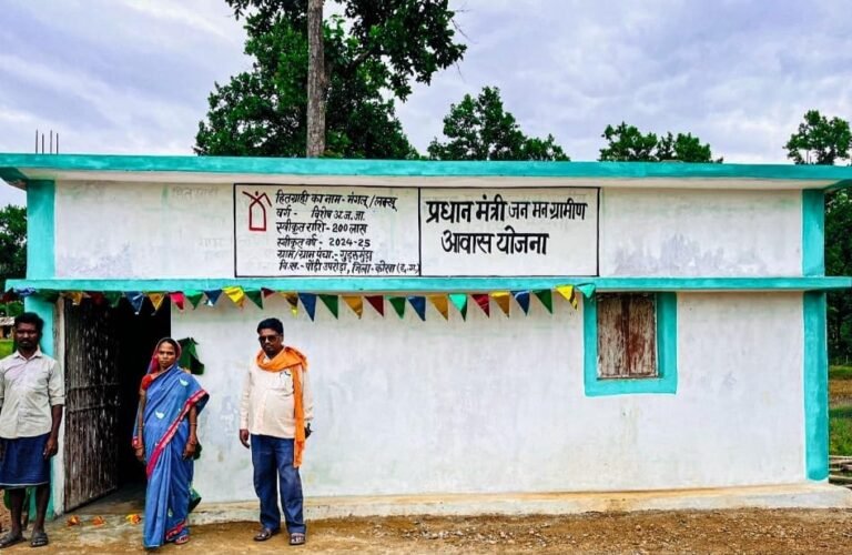 KORBA:-प्रधानमंत्री आवास योजना (ग्रामीण) के अंतर्गत कोरबा जिले में एक लाख से अधिक आवास पूर्ण…..मनरेगा के माध्यम से हितग्राहियों को मिल रहा 90 दिवस का रोजगार….CEO दिनेश कुमार नाग