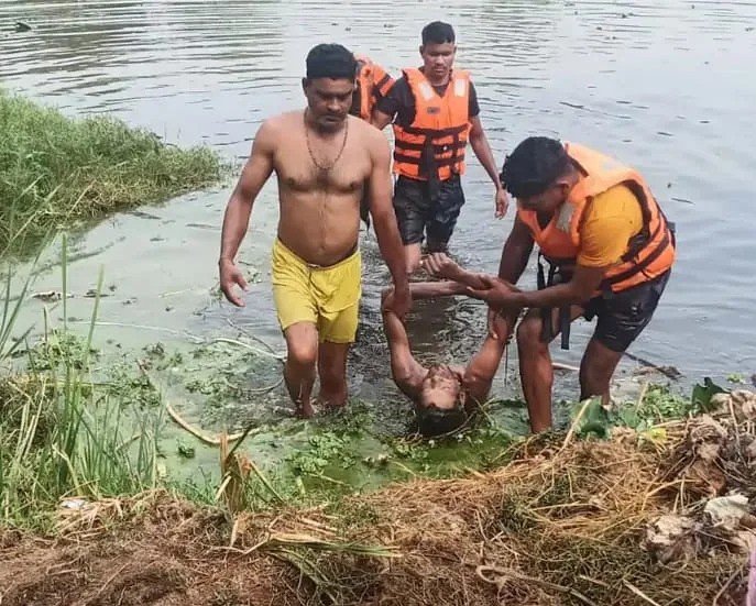 KORBA:-तालाब सफाई जैसे जनहित के काम के दौरान जलकुंभी में फंसकर ग्रामीण की मृत्यु