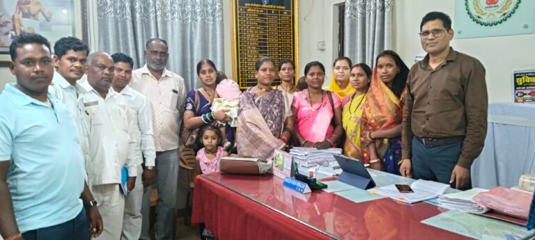 KORßA:-DMF मद में मनमानी का आरोप लगाकर CEO को ज्ञापन सौंपे …DMF कार्यसूची पर बवाल: जनपद सदस्यों ने अध्यक्ष पर लगाया मनमानी का आरोप