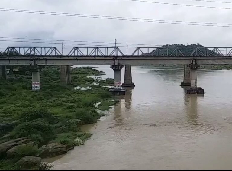 KORßA:-हसदेव बॅराज: जल प्रबंध संभाग ने बाढ़ क्षेत्र में जारी की चेतावनी सूचना….नुकसान से बचने नदी किनारे न जाएं, प्रशासन अलर्ट पर