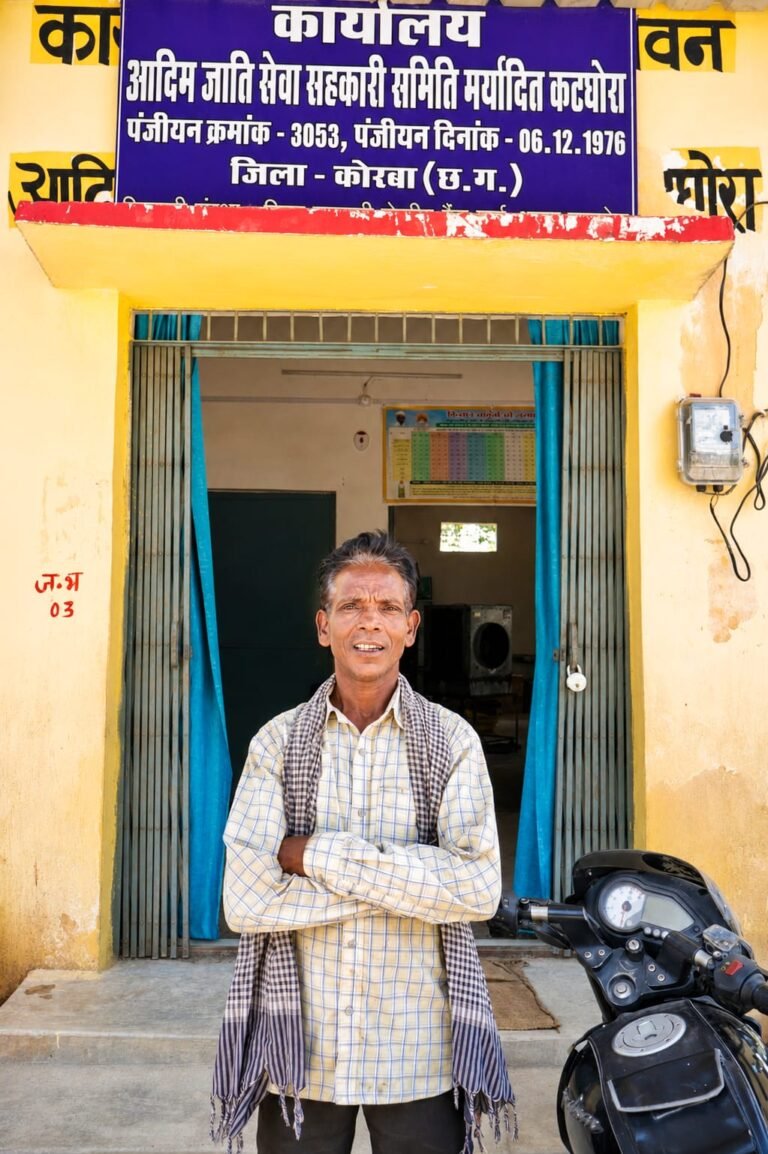 KORBA:-जब व्यवस्था हो मजबूत, तब खेती बने और समृद्धसहकारी समिति से सहज मिली कृषि आदान सामग्री, किसान कन्हैया लाल कंवर ने जताया विश्वास