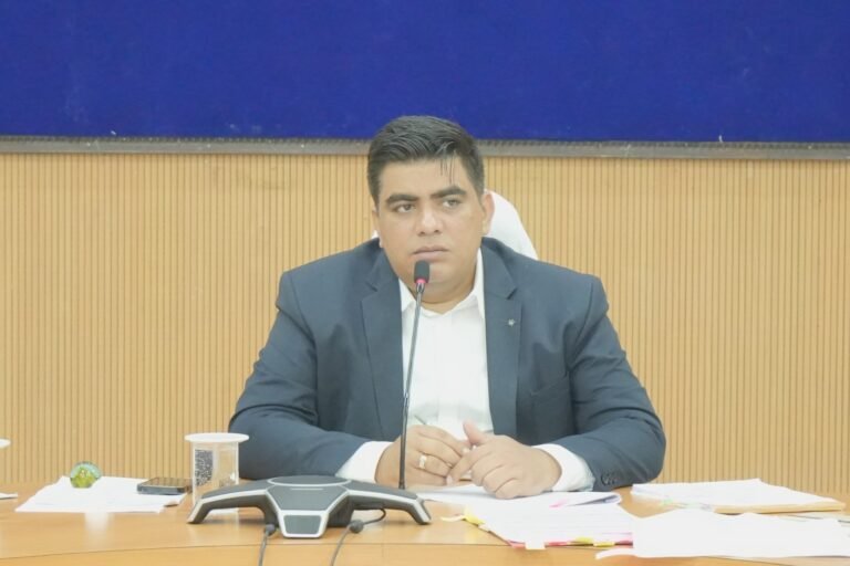 KORBA:-हाथी प्रभावितों को समय पर मुआवजा राशि देने के निर्देश, आरबीसी 6-4 के प्रकरणों में भी विलंब न हो: कलेक्टर सभी ब्लॉक स्तरीय अधिकारी-कर्मचारियों को ई-एचआरएमएस में ऑनबोर्ड करने के निर्देश