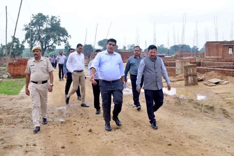 KORBA:-कुसमुंडा खदान पहुंचे सीएमडी, कलेक्टर के साथ लिया जमीन और आर एंड आर मुद्दों का जायजा