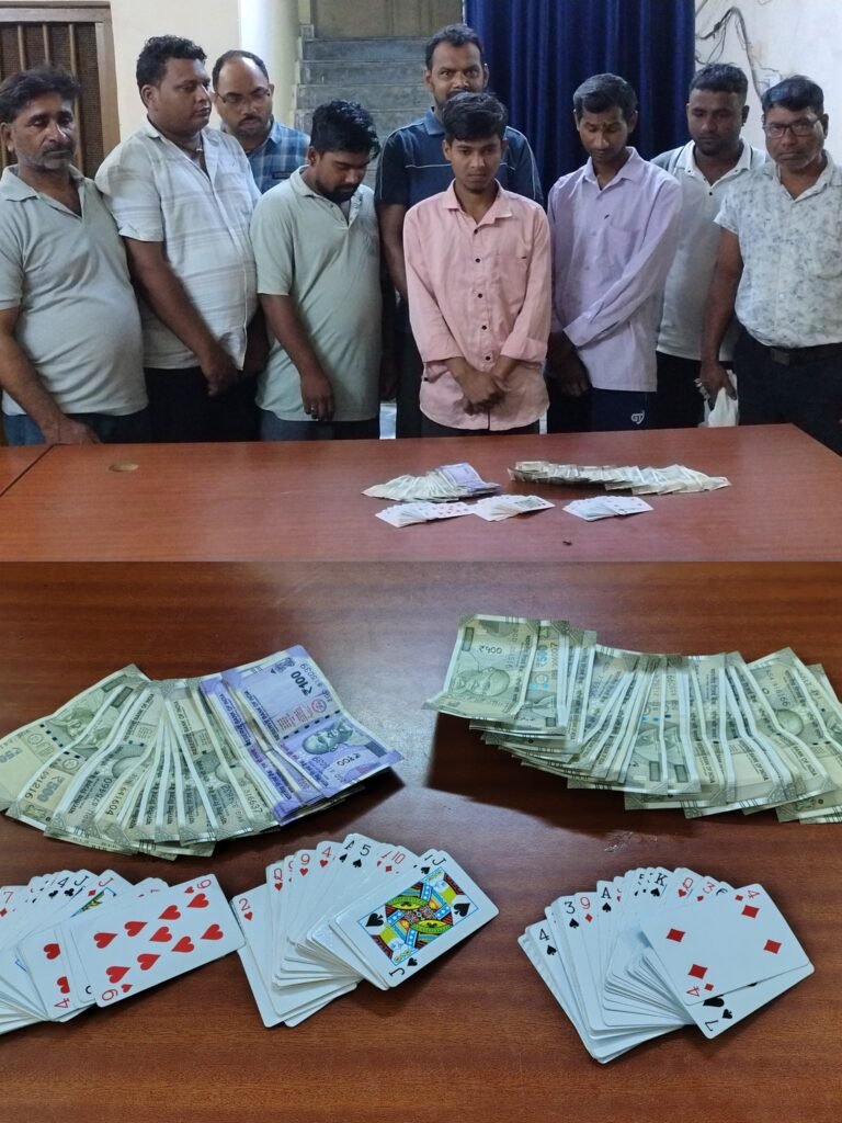 ग्राम तरौद में जुआ खेलते 9 जुआरियों को पुलिस ने दबोचा, 29 हजार रुपये और ताश पत्ती बरामद, देखें वीडियो