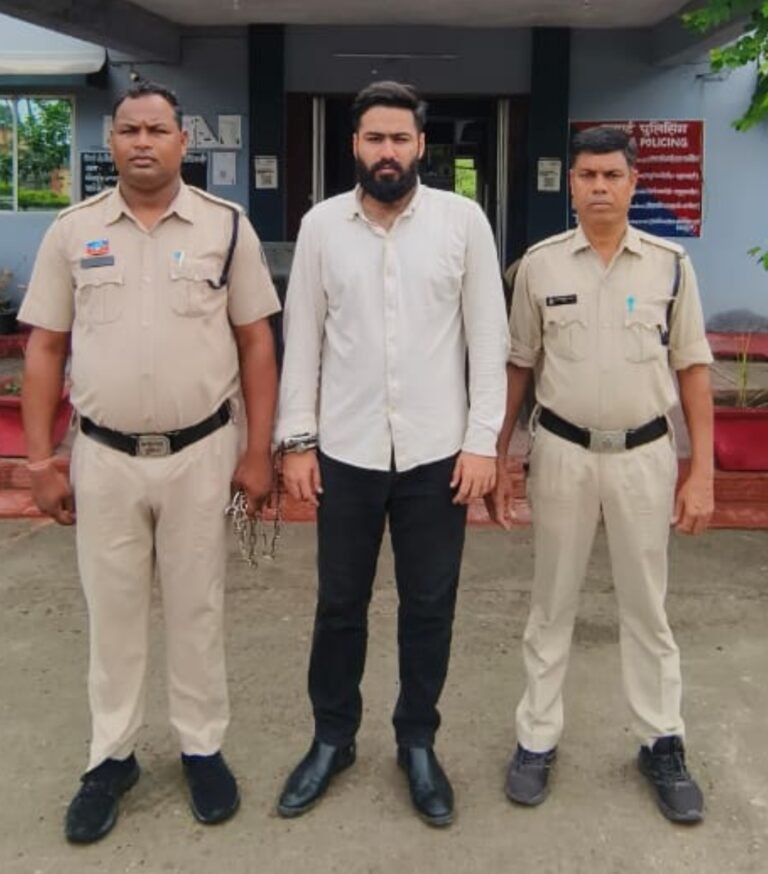 KORBA:-उरगा मर्डर केस: जन्मदिन मनाने मीरा रिजॉर्ट गया था, फरार मुख्य आरोपी तुषार ढांडा गिरफ्तार, बोलेरो कैंपर जब्त….. देखें वीडियो