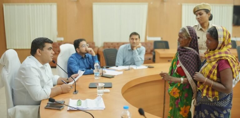 KORBA:-जनदर्शन में सुनी गई आम लोगो की फरियाद, जनदर्शन में कुल 109 आवेदन प्राप्त…..