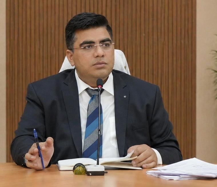 KORßA:-पहाड़ी कोरवा समुदाय के 25 सदस्यों के लिए 125 केज कल्चर एवं 5 बायोफ्लॉक तालाबों की होगी स्थापना……➡️कलेक्टर सह जिला खनिज न्यास अध्यक्ष श्री कुणाल दुदावत ने दी राशि की स्वीकृति