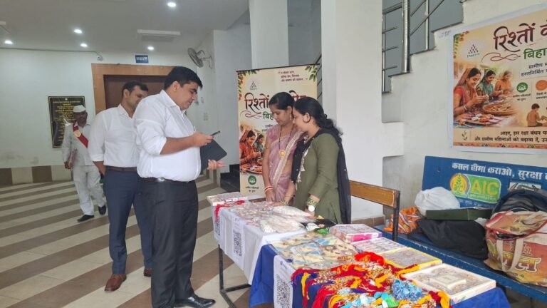 KORBA:-हुनर से आत्मनिर्भरता की नई पहचान, कलेक्टर कुणाल दुदावत ने धान-चावल से बनी राखियों की सराहना कर महतारी वंदन की दीदियों का बढ़ाया हौसला…..