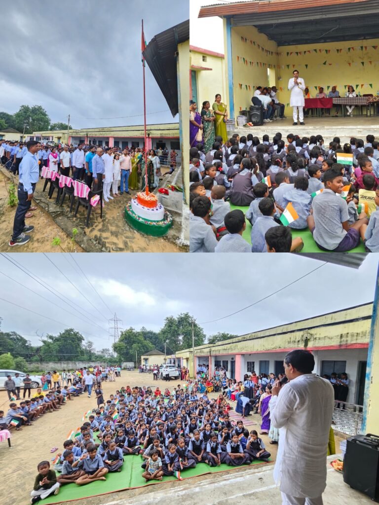 KORBA:-80वें स्वतंत्रता दिवस पर कोहड़िया में गूंजे वंदे मातरम् के नारे, पार्षद नरेंद्र देवांगन के आतिथ्य में स्कूलों से ऑटो संघ तक शान से लहराया तिरंगा