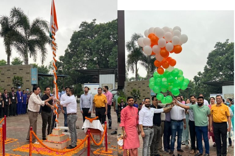 KORBA:-न्यू कोरबा हॉस्पिटल में मरीज के साथ किया ध्वजारोहण…..बेहतर स्वास्थ्य सेवाएं देने डॉ. चंदानी ने दोहराई प्रतिबद्धता