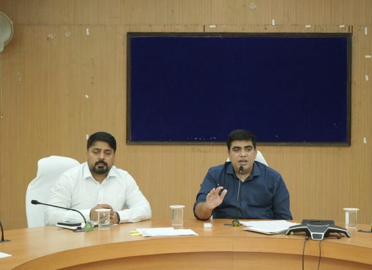 KORßA:-कलेक्टर ने ली समय-सीमा बैठक, विभागीय कार्यों की हुए विस्तृत समीक्षा…….डिजिटल क्रॉप सर्वे में तेजी लाने के दिए निर्देश, धीमी प्रगति वाले तहसीलदारों को नोटिस जारी…..