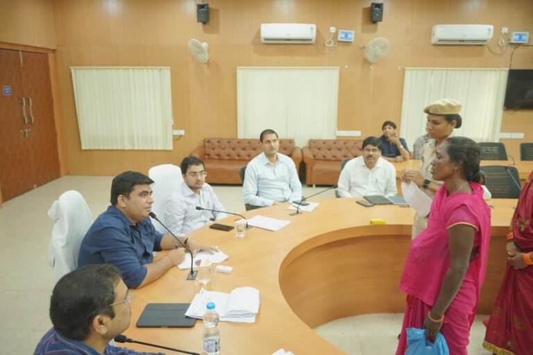 KORBA:-कलेक्टर जनदर्शन में आमजनों ने रखीं अपनी समस्याएं, अधिकारियों को समय-सीमा में कार्रवाई के निर्देश