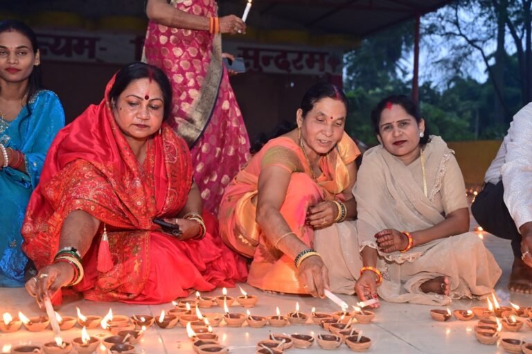 KORßA:-सेवा संकल्प अभियान के अंतर्गत जनपद पंचायत में 15,000 दीपों से जगमगाया ‘आशीर्वाद का दीया’ कार्यक्रम