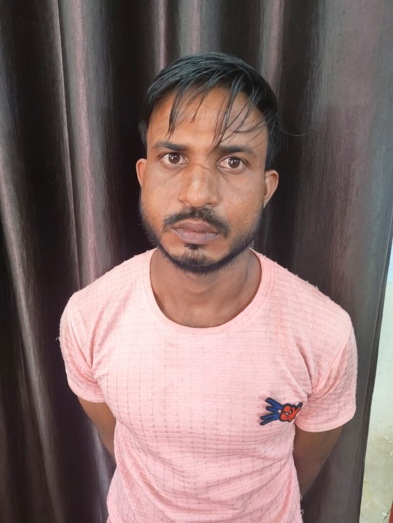 सूने मकान में चोरी करने वाला शातिर चोर कोतवाली पुलिस के हत्थे, 20 हजार के चांदी के जेवर व नकदी बरामद