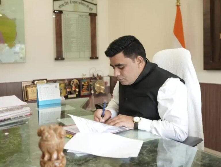 KORBA:-पुल चोरी के आरोपी मुकेश कुमार साहू उर्फ बरबट्टी के विरुद्ध जिला बदर की कार्रवाई……कलेक्टर एवं जिला दण्डाधिकारी श्री कुणाल दुदावत ने एक वर्ष के लिए जिला बदर के दिए आदेश
