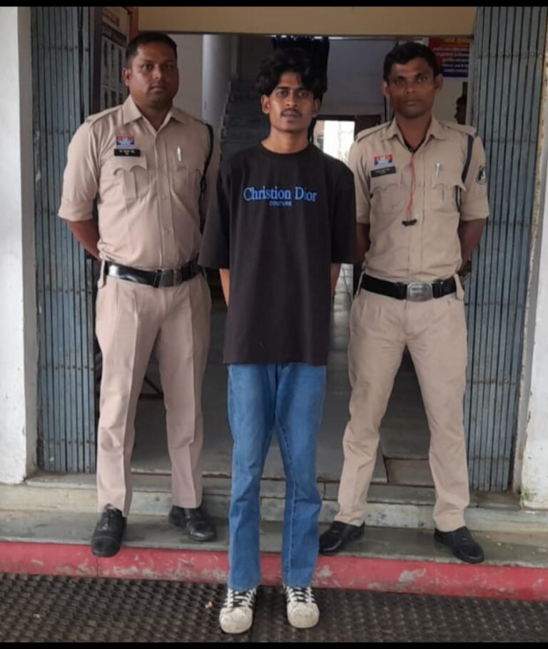 मामूली विवाद पर चाकू से जानलेवा हमला, 16 माह से फरार आरोपी को अकलतरा पुलिस ने दबोचा