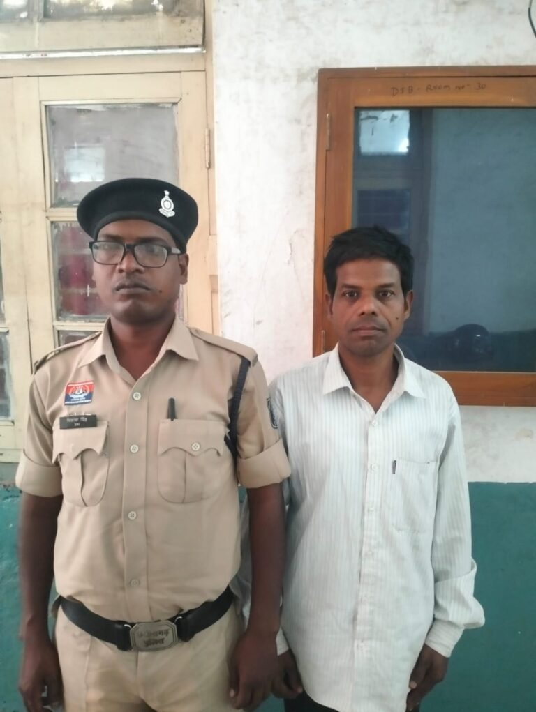 SAKTI: सक्ती पुलिस की बड़ी कार्रवाई, वर्षों से फरार 4 स्थायी वारंटी गिरफ्तार