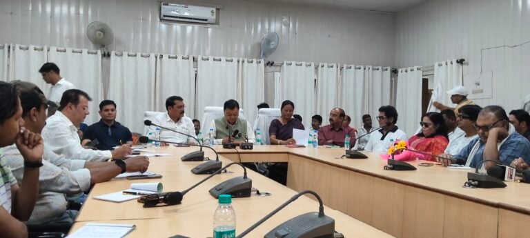 KORßA:- 15 अक्टूबर से भव्य श्रीरामलीला, मंत्री-महापौर ने भव्यता की अपील की,…….. रामलीला मंच पर श्रीराम बने देवेश नागर का अनुभव, मच्छर और कीड़े ने काटा पर किरदार नहीं छोड़ा….. देखें वीडियो